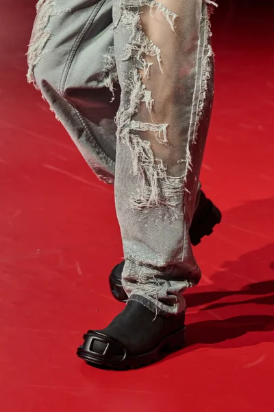 Look 28